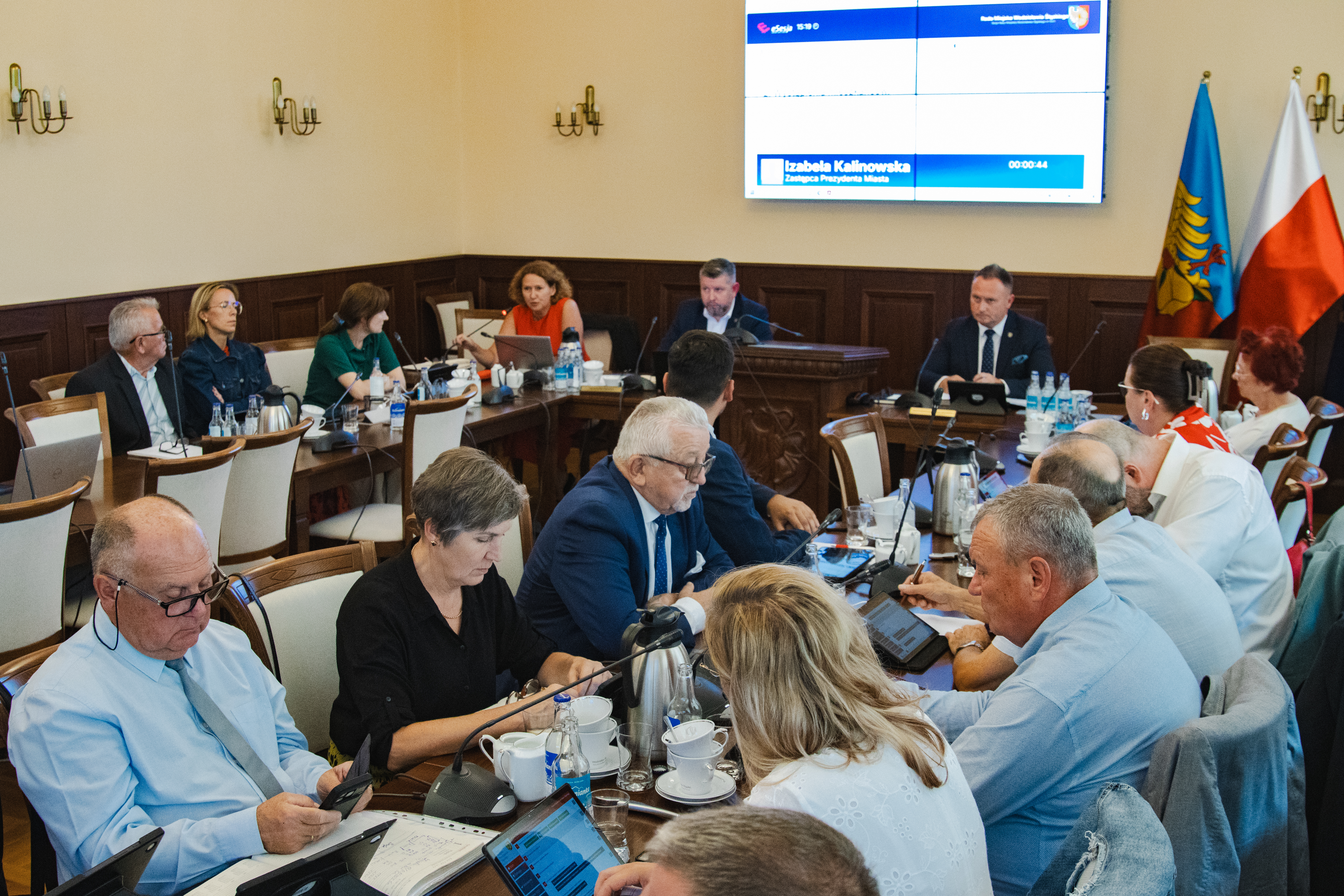 Radni podczas sesji Rady Miejskiej Wodzisławia Śląskiego 