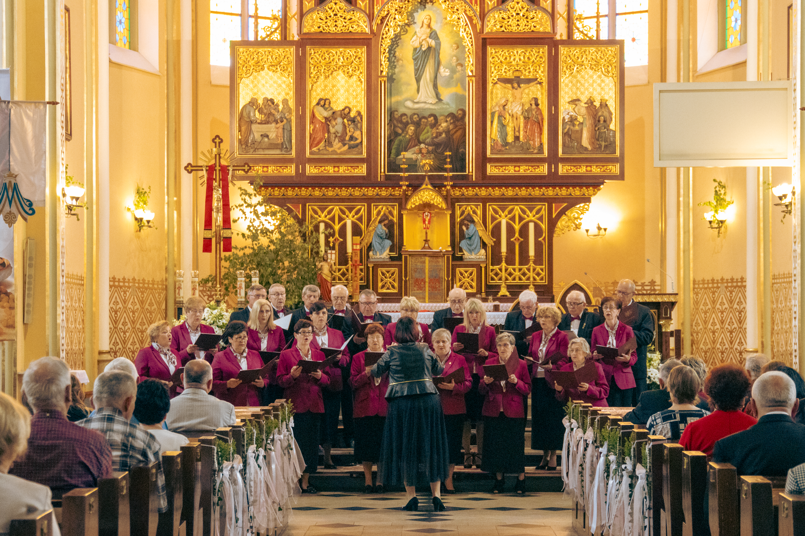 Chór Mieszany "Jadwiga" podczas koncertu w kościele WNMP w Wodzisławiu Śląskim