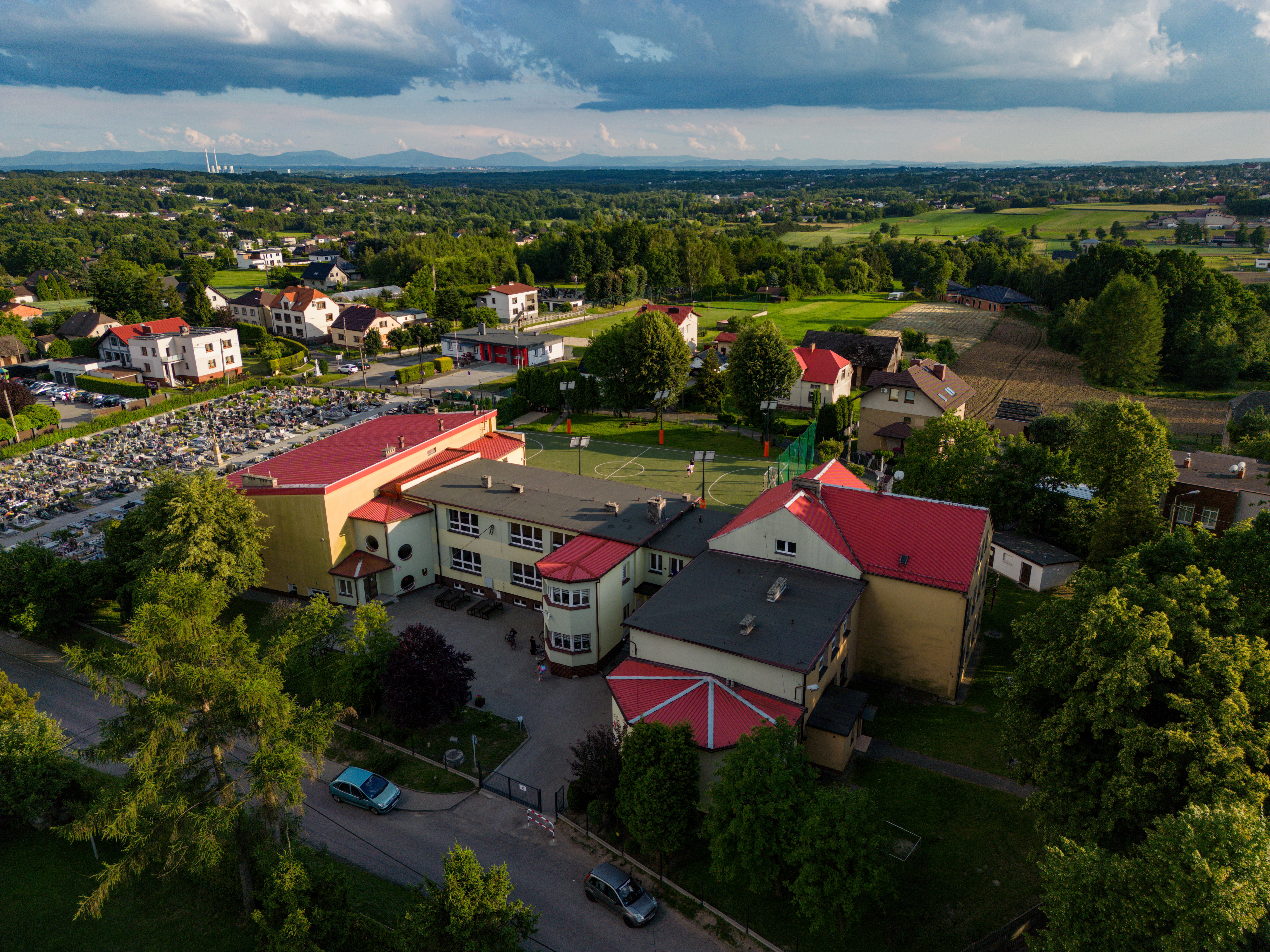 Szkoła z&nbsp;lotu ptaka