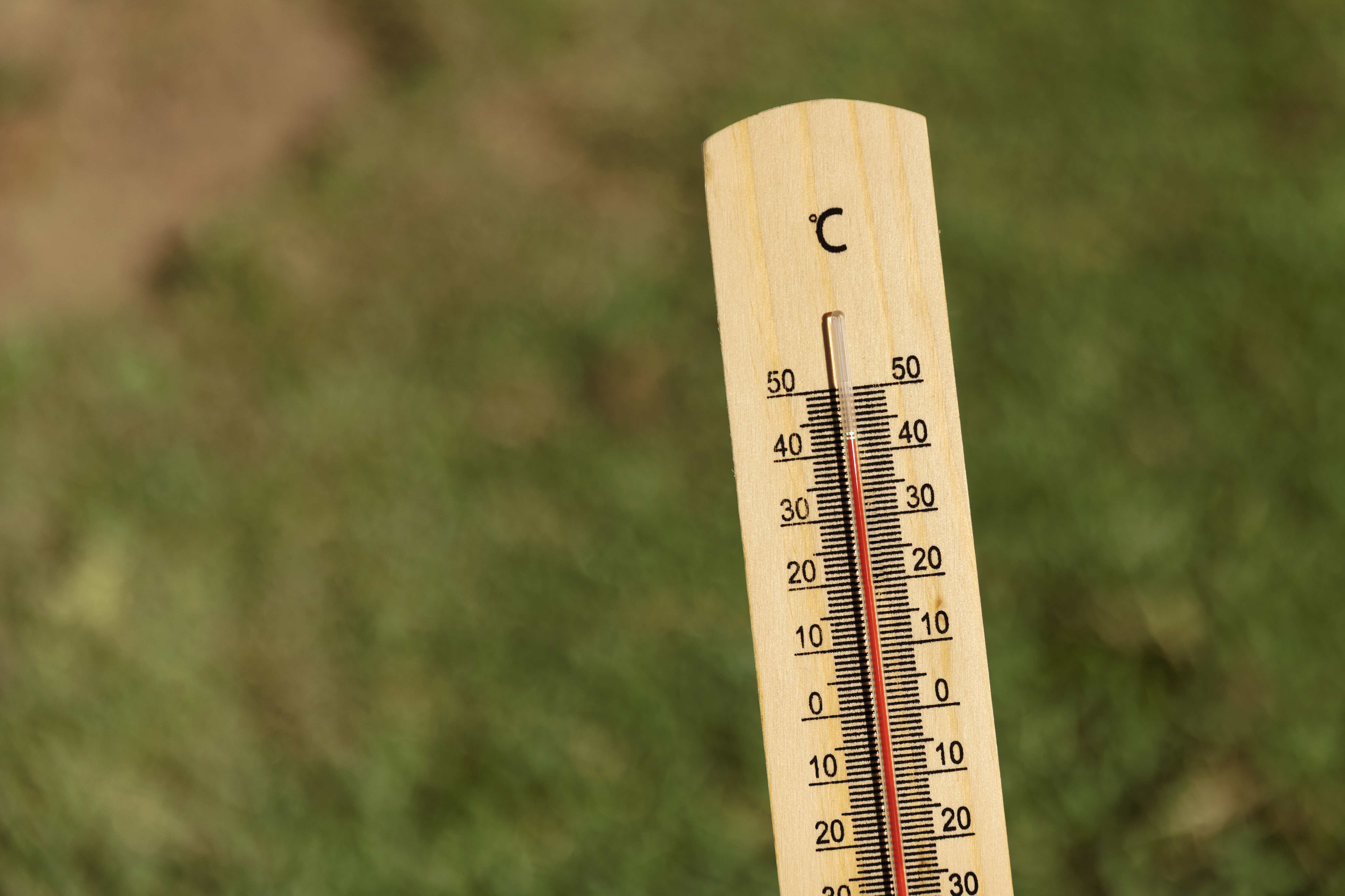 close-up-thermometer-showing-high-temperature