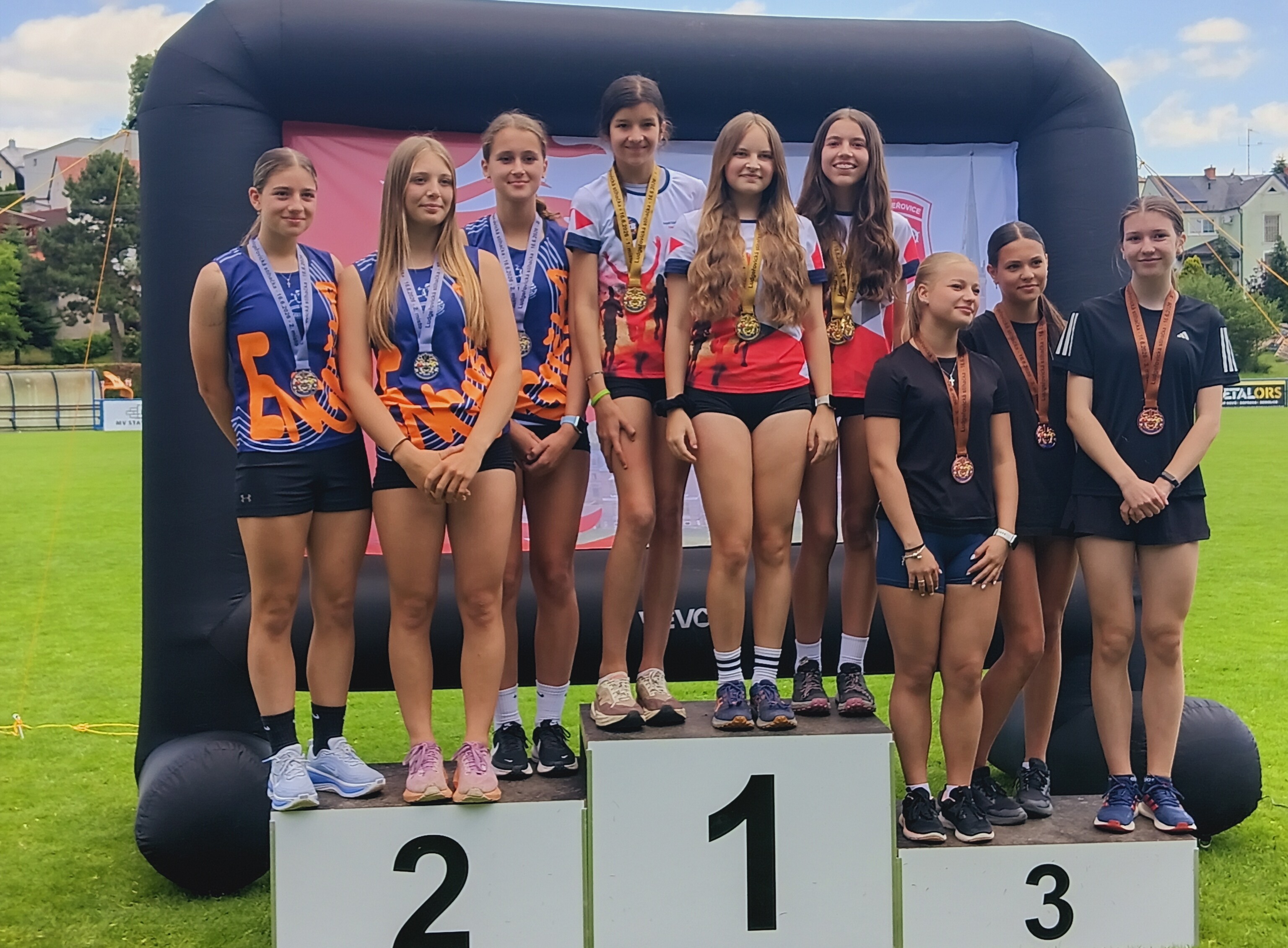 Sukces uczni&oacute;w ZSP2 w&nbsp;zawodach sztafetowych w&nbsp;Ludgerovicach