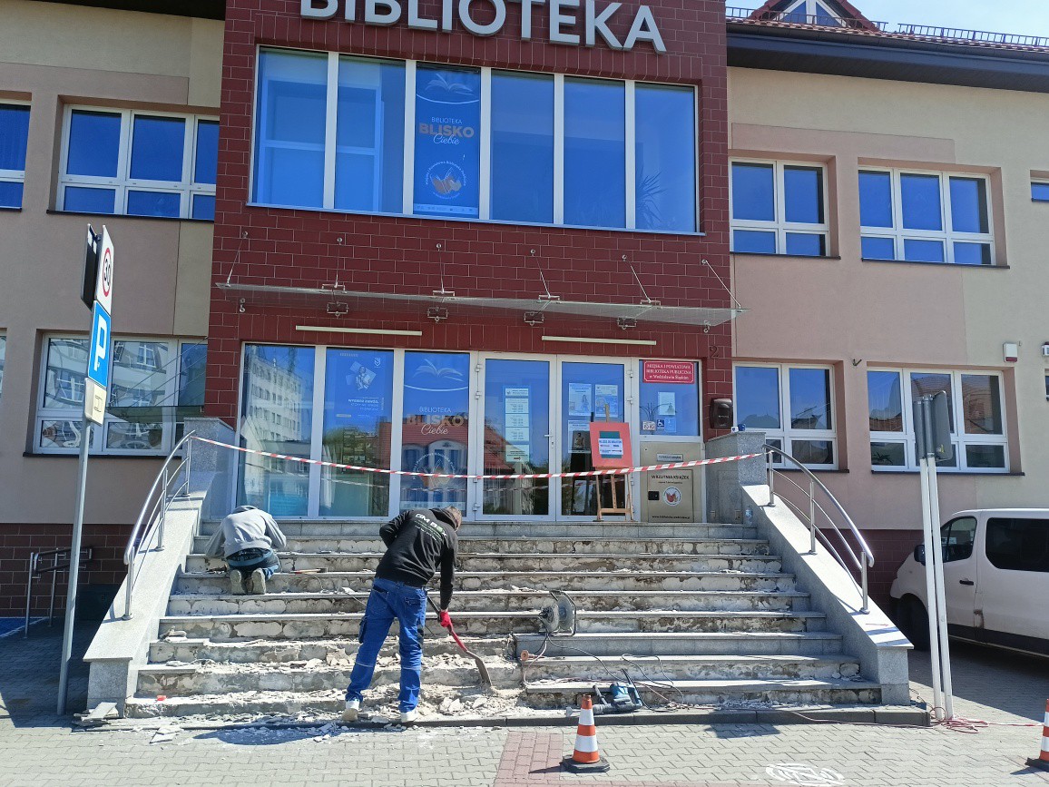 Schody do Biblioteki w&nbsp;Wodzisławiu Śląskim