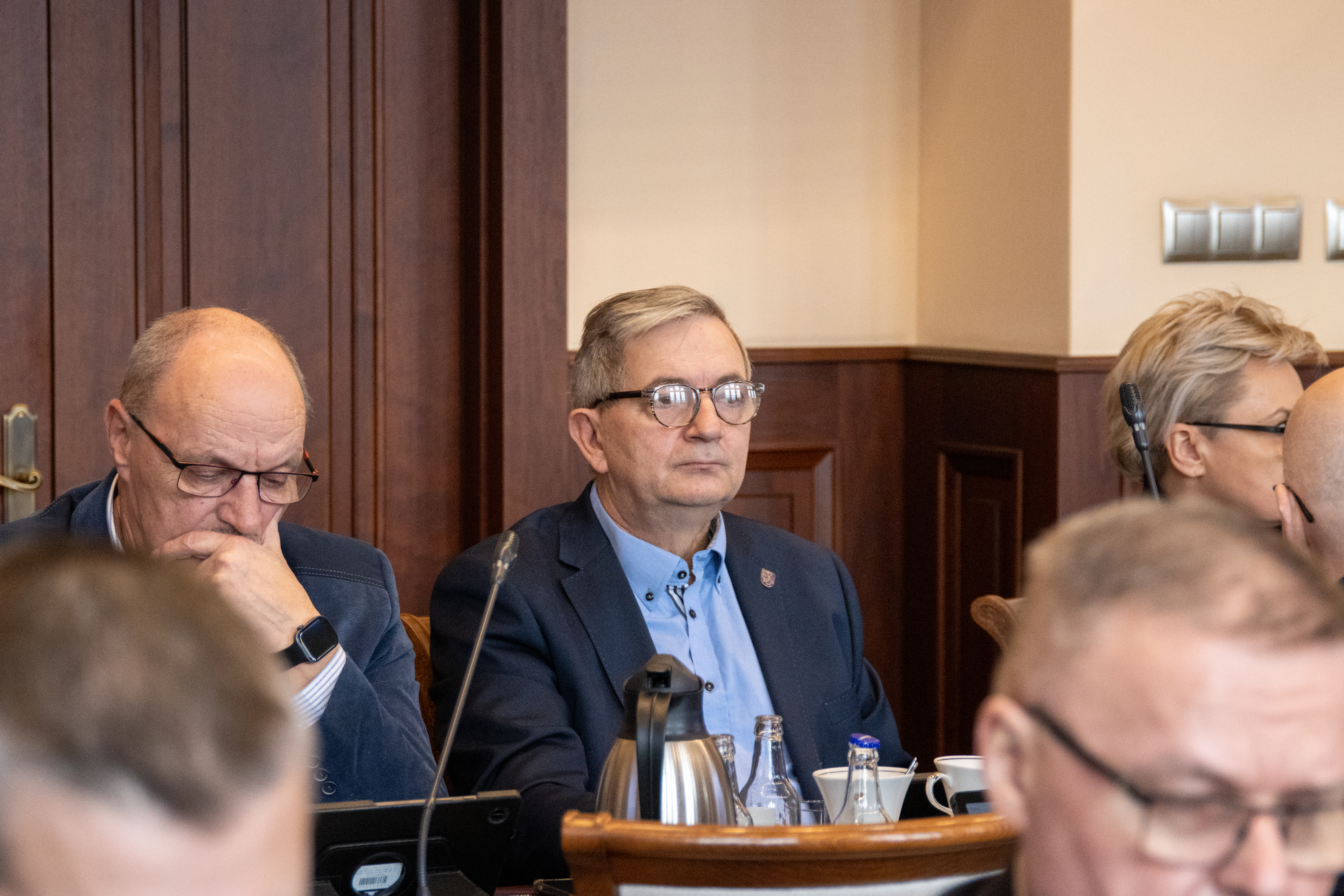 Radni podczas sesji Rady Miejskiej Wodzisławia Śląskiego