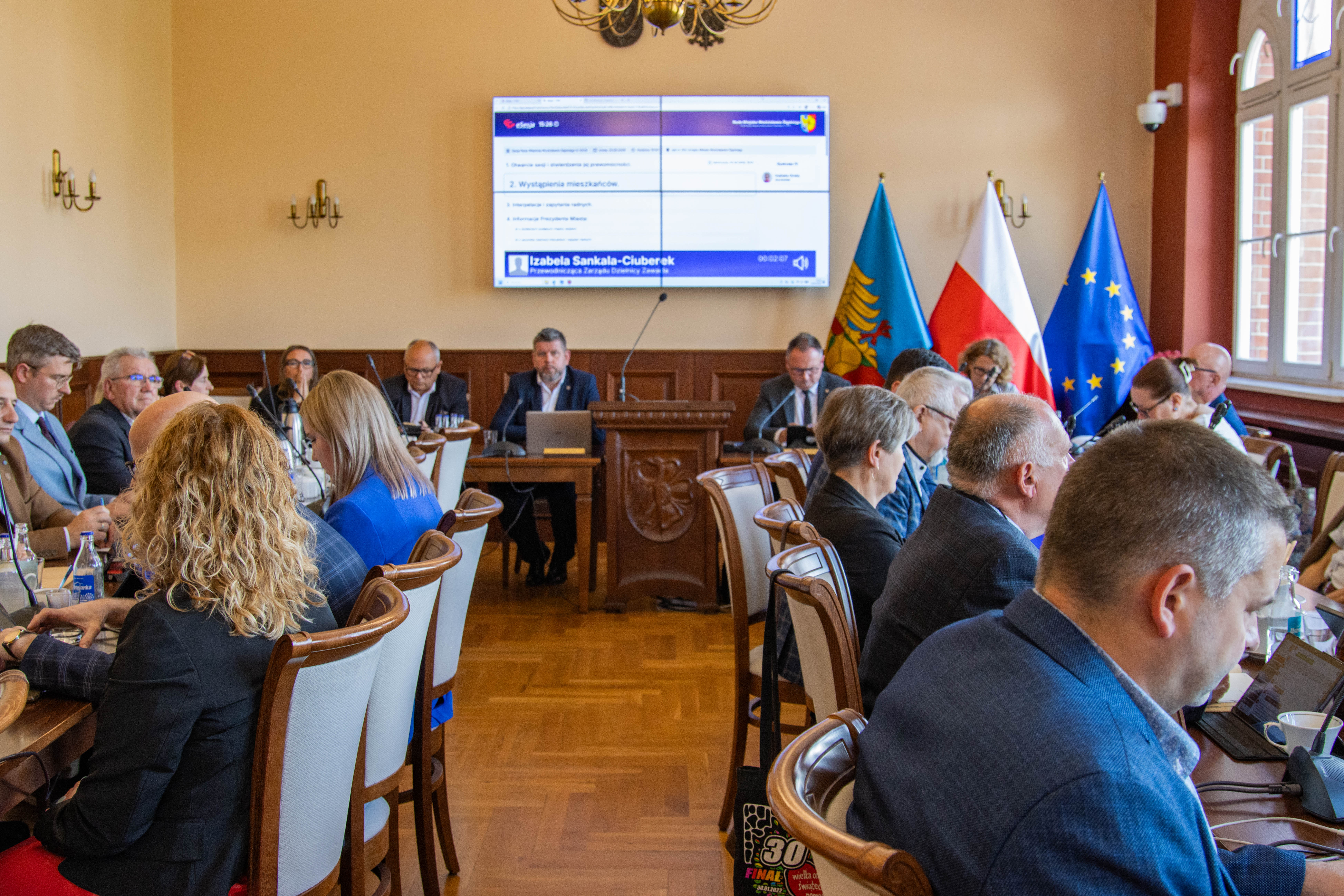 Radni podczas sesji Rady Miejskiej Wodzisławia Śląskiego