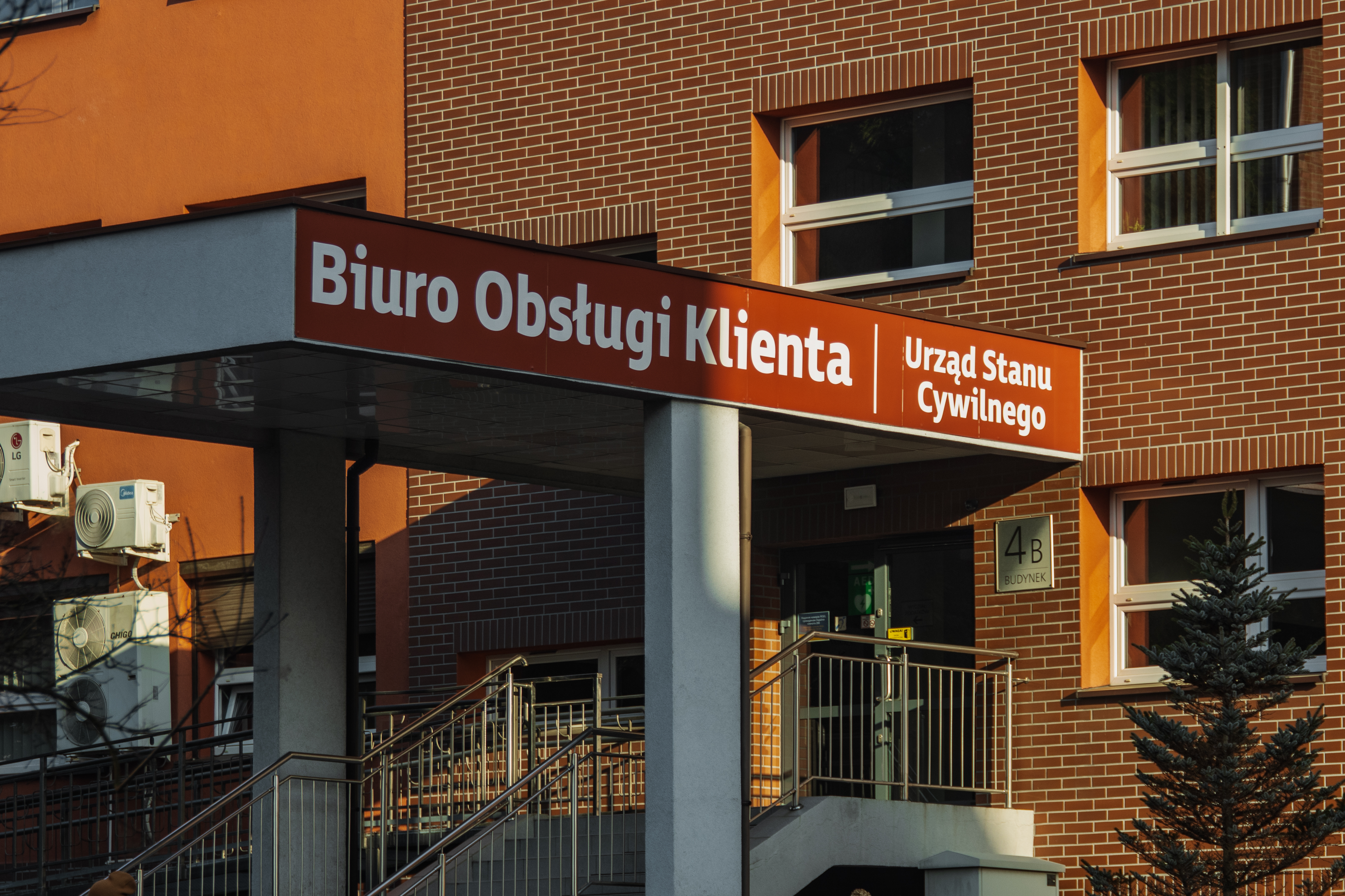 Jeden z&nbsp;budynk&oacute;w Urzędu Miasta Wodzisławia Śląskiego, w&nbsp;kt&oacute;rym znajduje się Biuro Obsługi Klienta