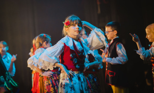 Zdjęcie do &bdquo;Folk ON! Tańce, kt&oacute;re łączą pokolenia" - koncert edukacyjny w WCK 