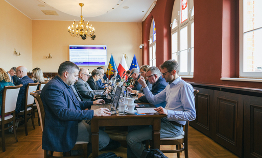 Radni obraduja podczas sesji Rady Miejskiej