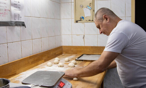 Właściciel piekarni Zając
